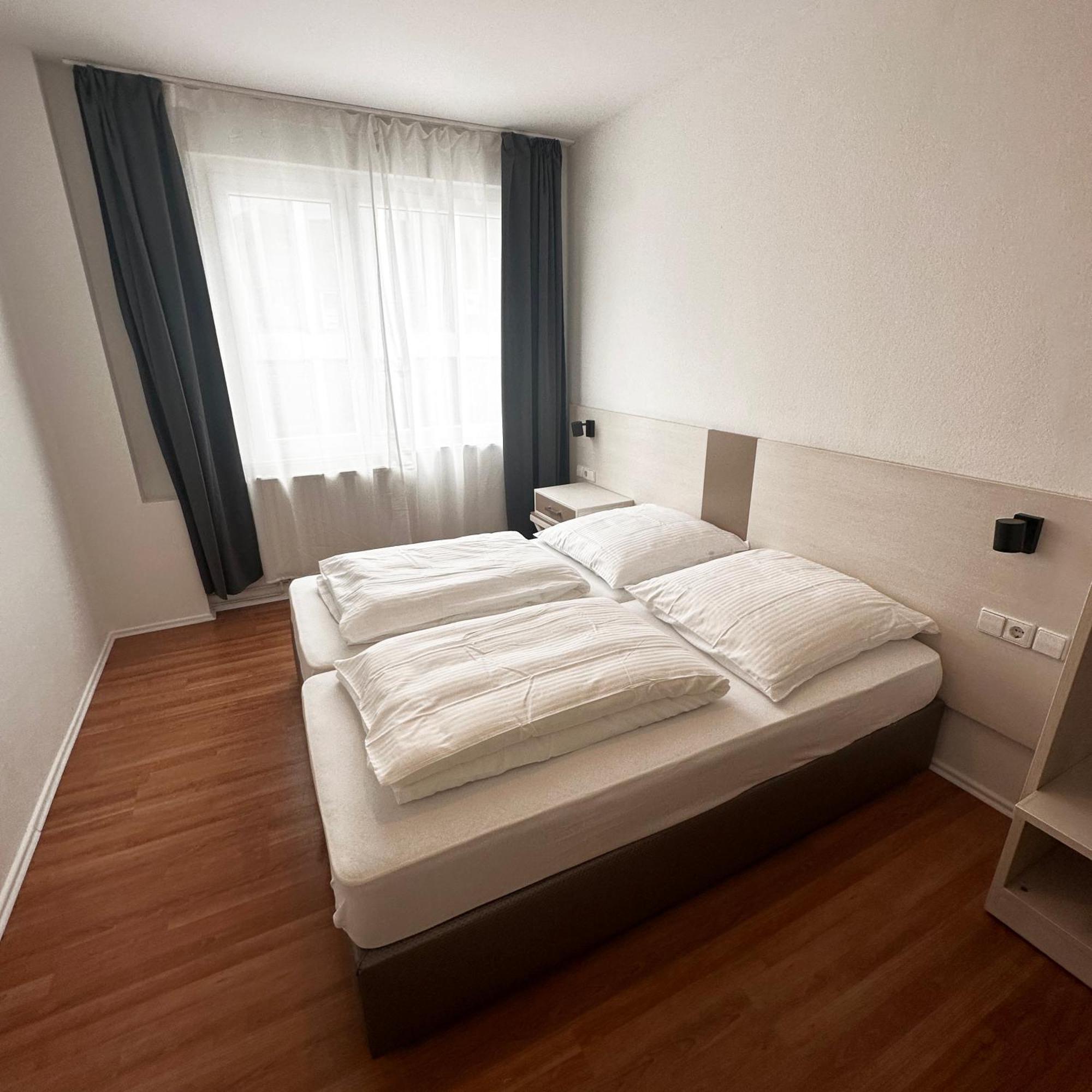 Benztown Hotel Gaestehaus Штутгарт Екстер'єр фото